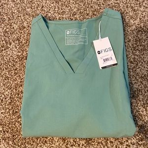 Women’s FIGS - color: jade - size large - Casma three pocket scrub top - NWT